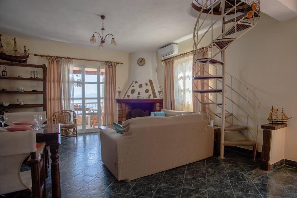 Kohyli Beachfront House Agia Pelagia Chlomou Exterior photo
