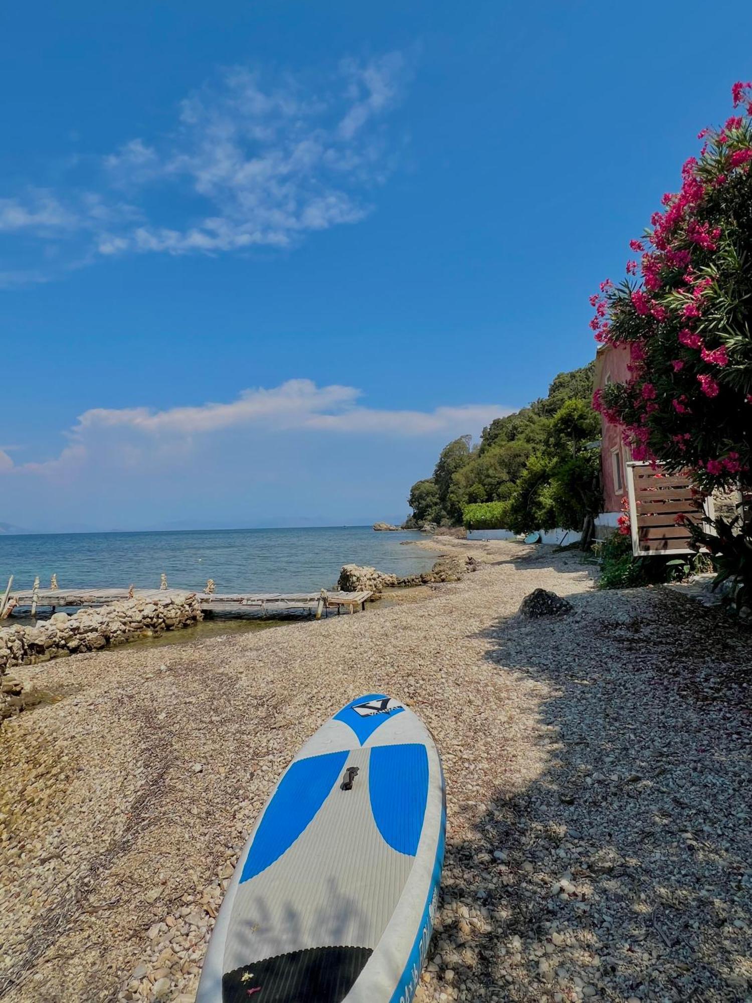 Kohyli Beachfront House Agia Pelagia Chlomou Exterior photo