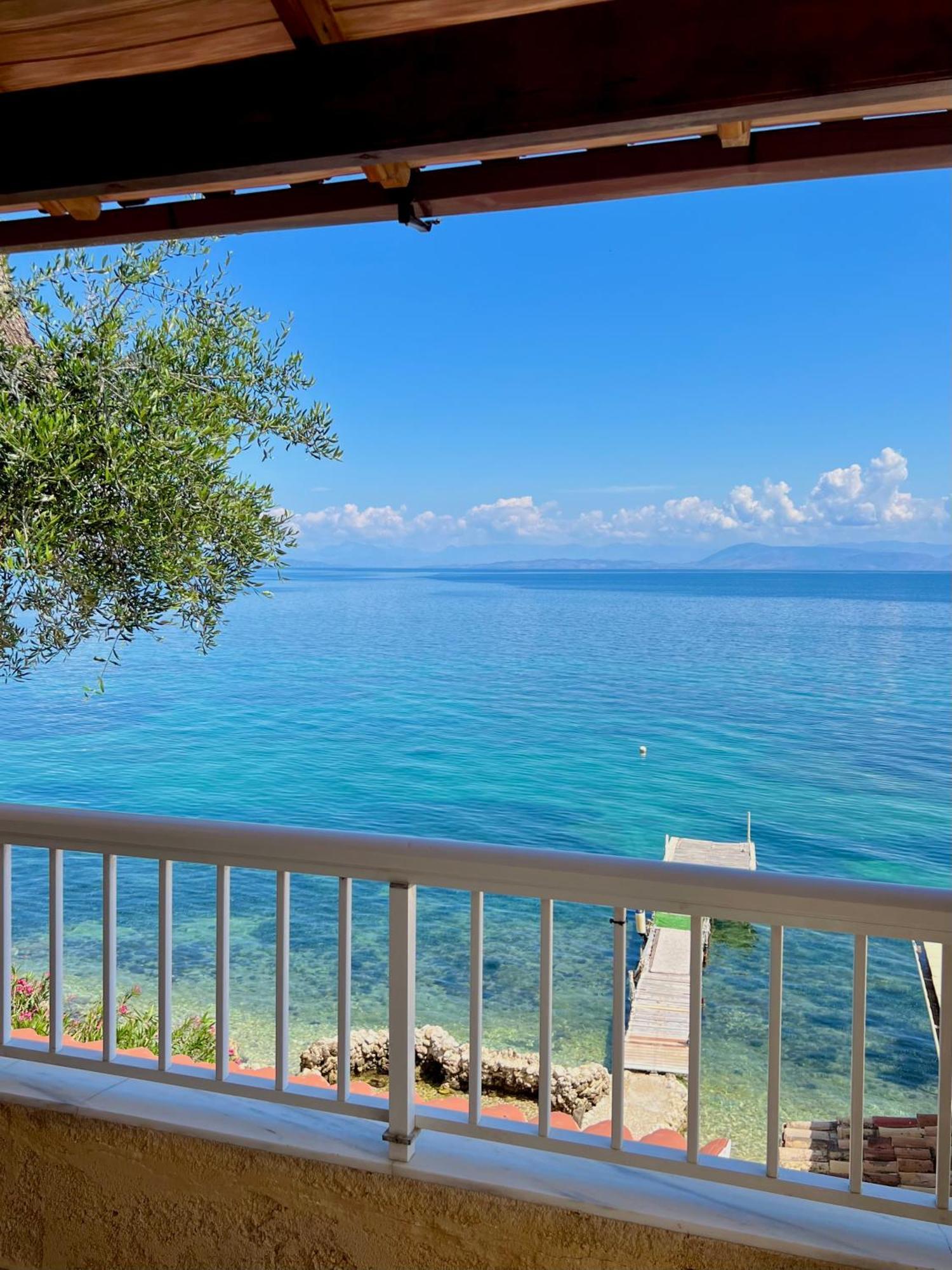 Kohyli Beachfront House Agia Pelagia Chlomou Exterior photo